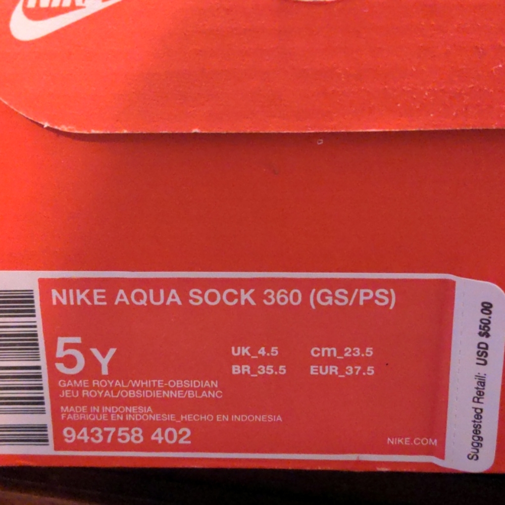 Youth Nike Aqua sock size 5Y